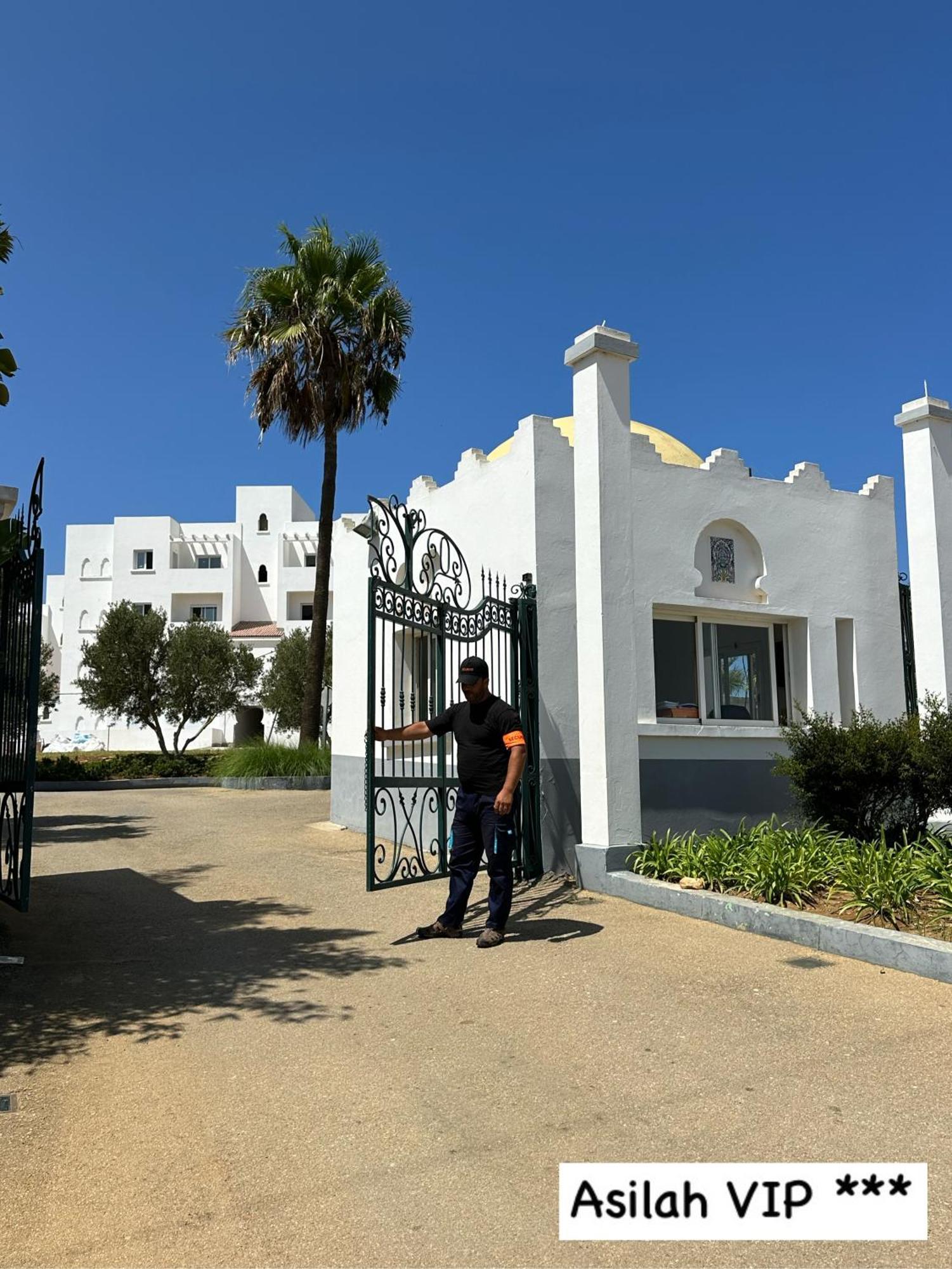Asilah Vip - Haut Standing - Vue Mer - Piscines - Plage A 5 Minute - Garage Privee - Acces Pmr Exterior photo