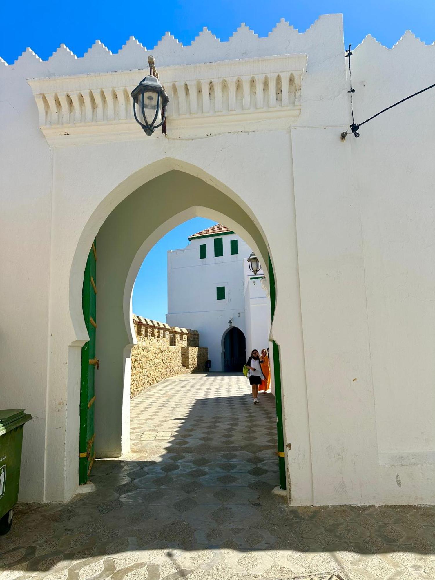 Asilah Vip - Haut Standing - Vue Mer - Piscines - Plage A 5 Minute - Garage Privee - Acces Pmr Exterior photo